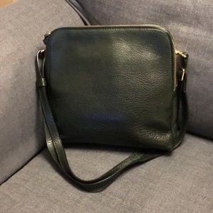 Banana Republic leather bag in dark forest green.
